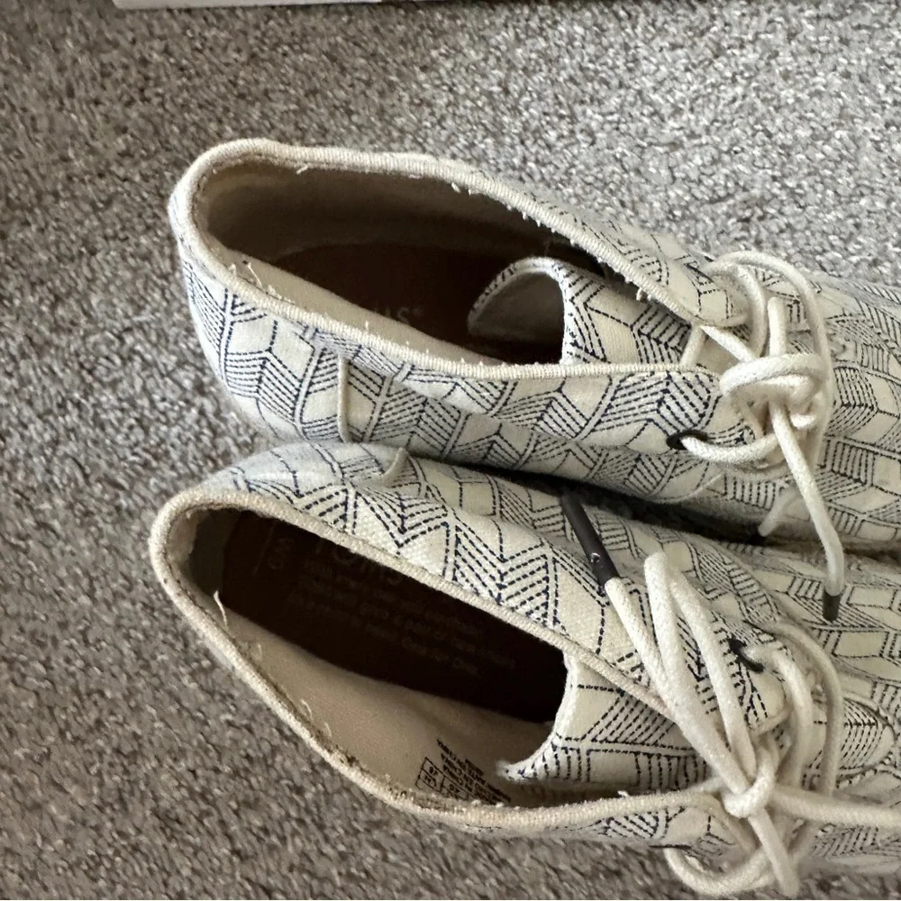 TOMS Desert Chevron Cream Blue Espadrilles Lace-Up Ankle Wedges Women’s Size 9